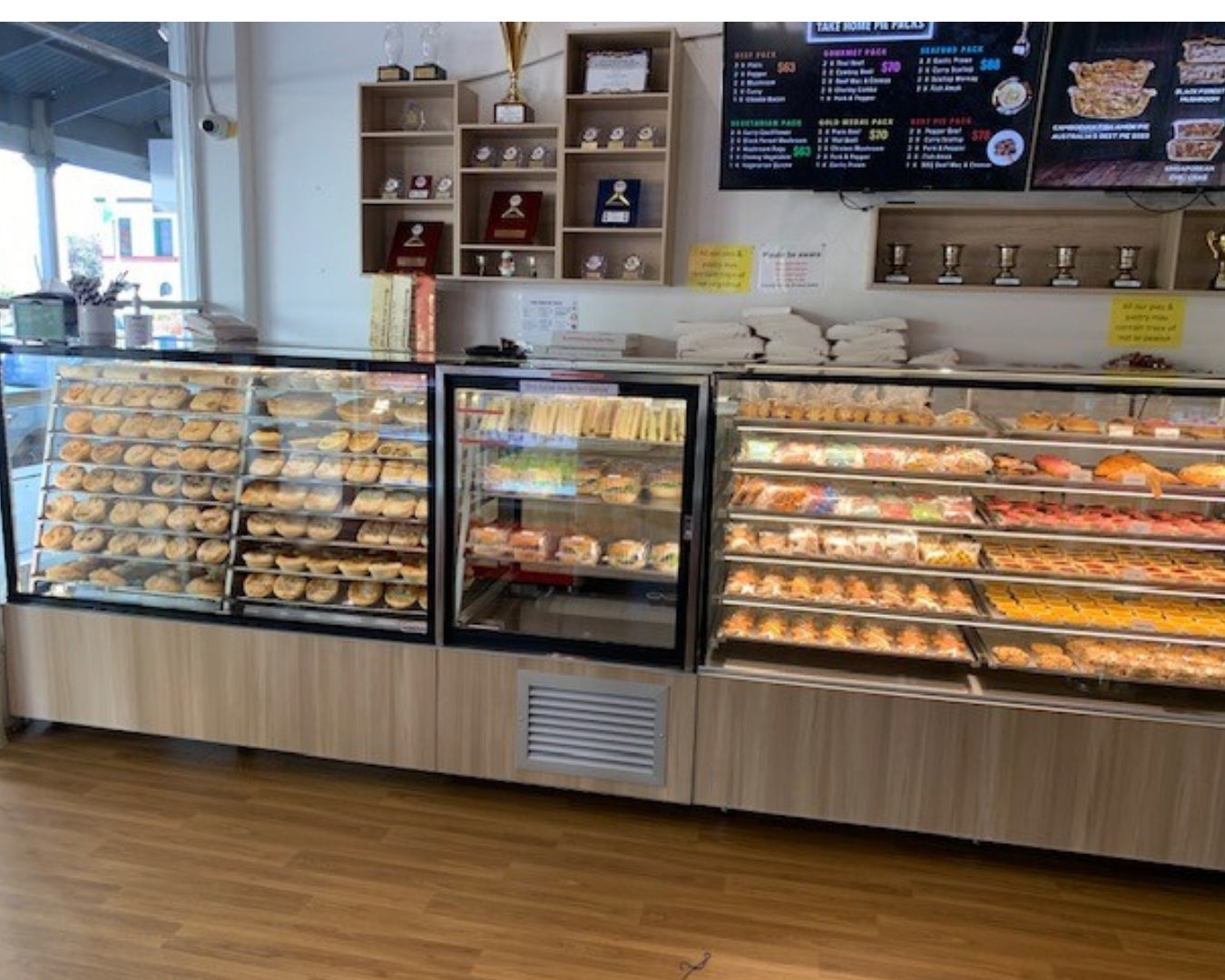 CDE Refrigerated Display Cabinet