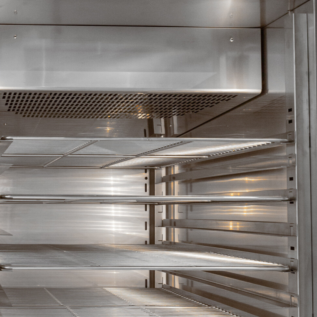 Shelving inside the Everlasting RPE1790 Reach-In Retarder Prover with Solid Door. Suitable for Euro Tray and wires 600 x 400mm 